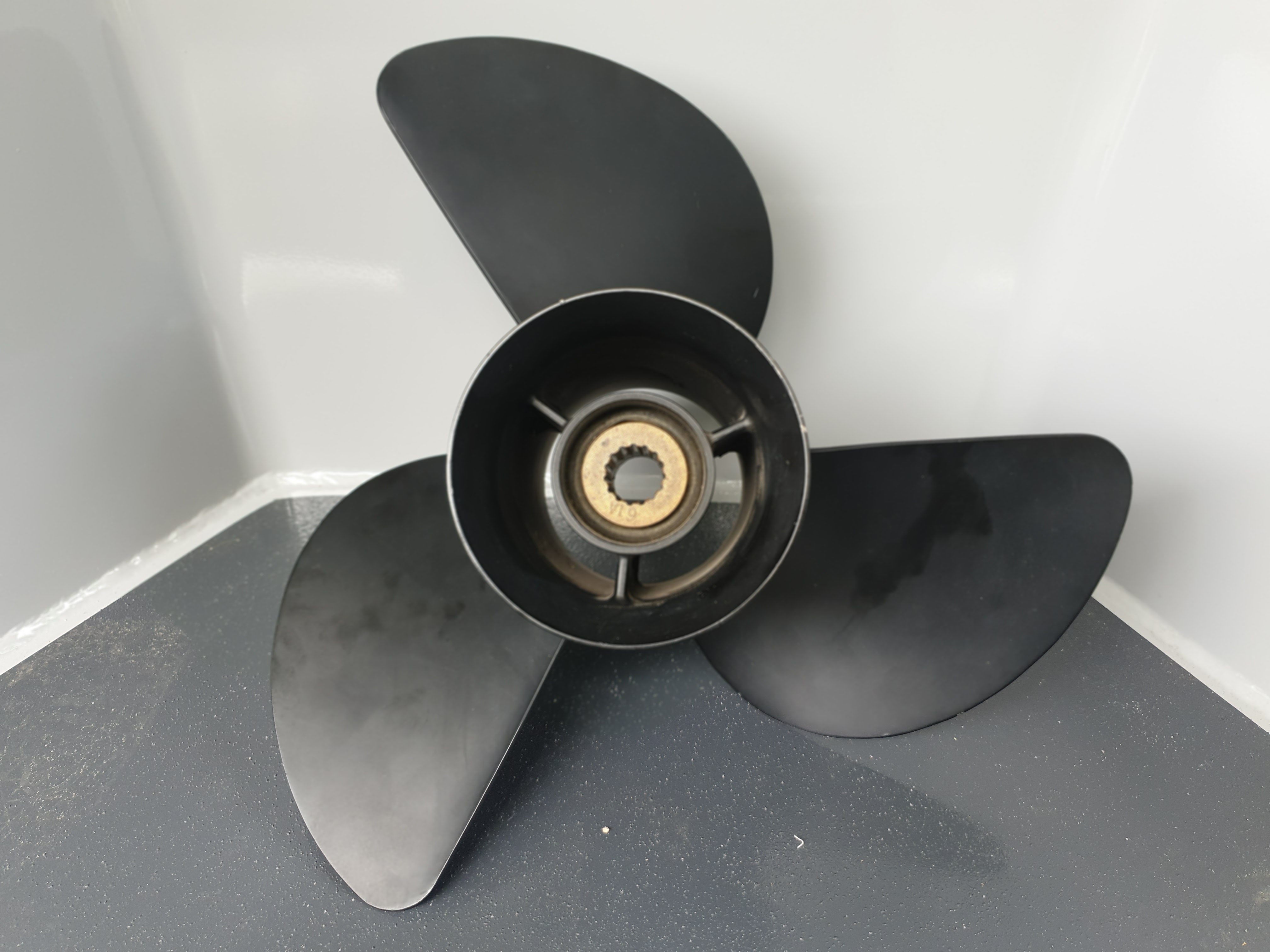 Genuine Yamaha Propeller 15 M Stainless Steel Black Stones Corner Marine